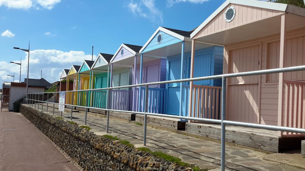The Sandrock Clacton-on-Sea Exterior foto