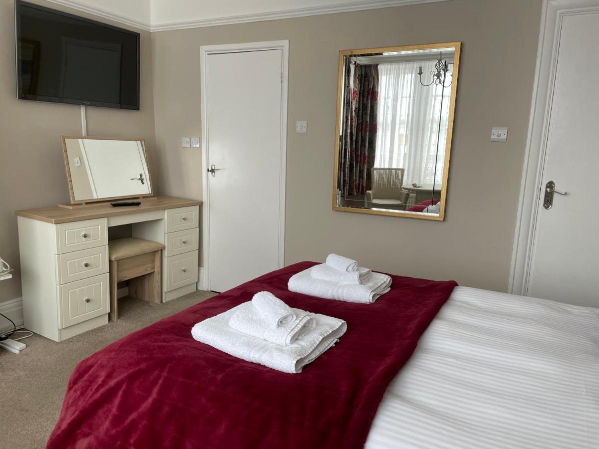 The Sandrock Clacton-on-Sea Exterior foto