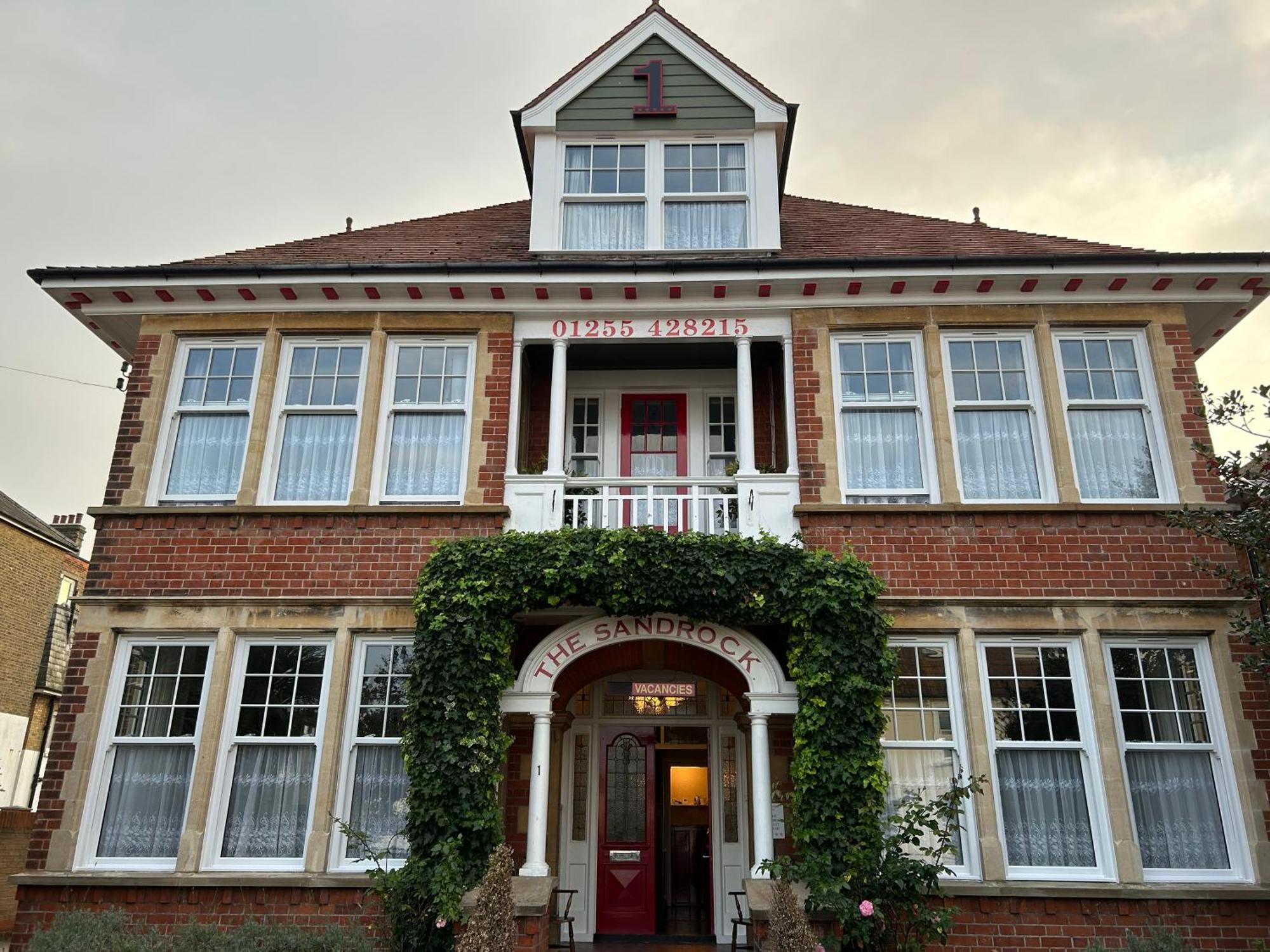 The Sandrock Clacton-on-Sea Exterior foto